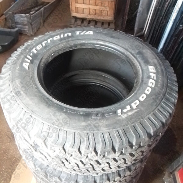 Set of 4 BF Goodrich all terrain KO 285/70R17 tires / wear – Image 3