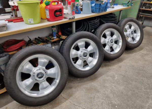 pneus+jantes de jeep Cherokee zj xj