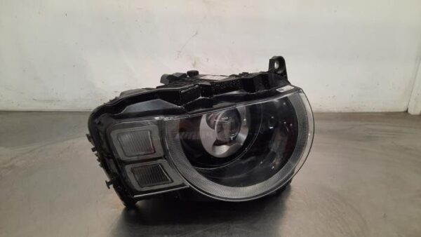 Phare droit d'un Landrover Defender
Landrover Defender II 3.0 D250 MHEV Phare droit