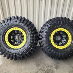 pneus Maxxis trepador + Jantes Beadlock 
38.5 x 12.5 R16
