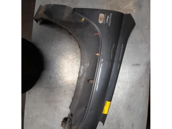 Aile avant droite d'un Toyota Landcruiser (1E9) – Image 6