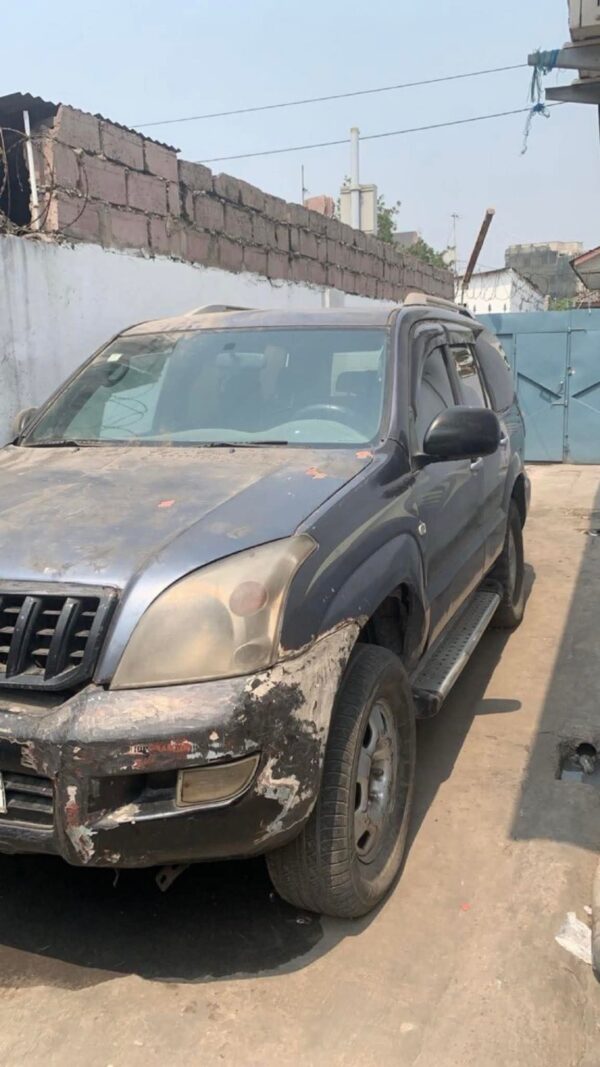 En vente pour pièces détachées 2006 Prado Gx 2006
Prado Gx, diesel, manuelle. Moteur 5L – Image 8