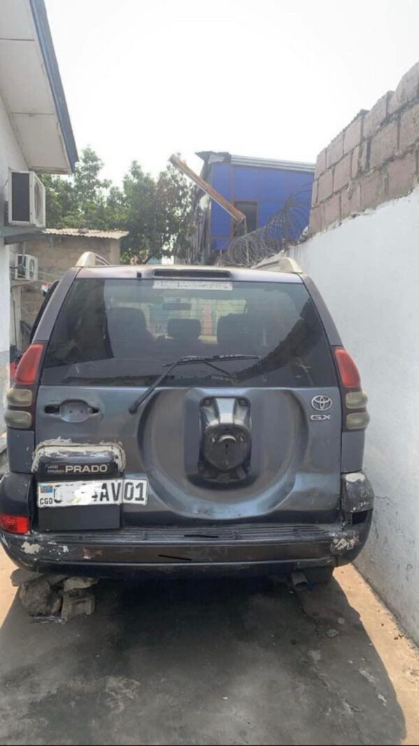 En vente pour pièces détachées 2006 Prado Gx 2006
Prado Gx, diesel, manuelle. Moteur 5L – Image 9