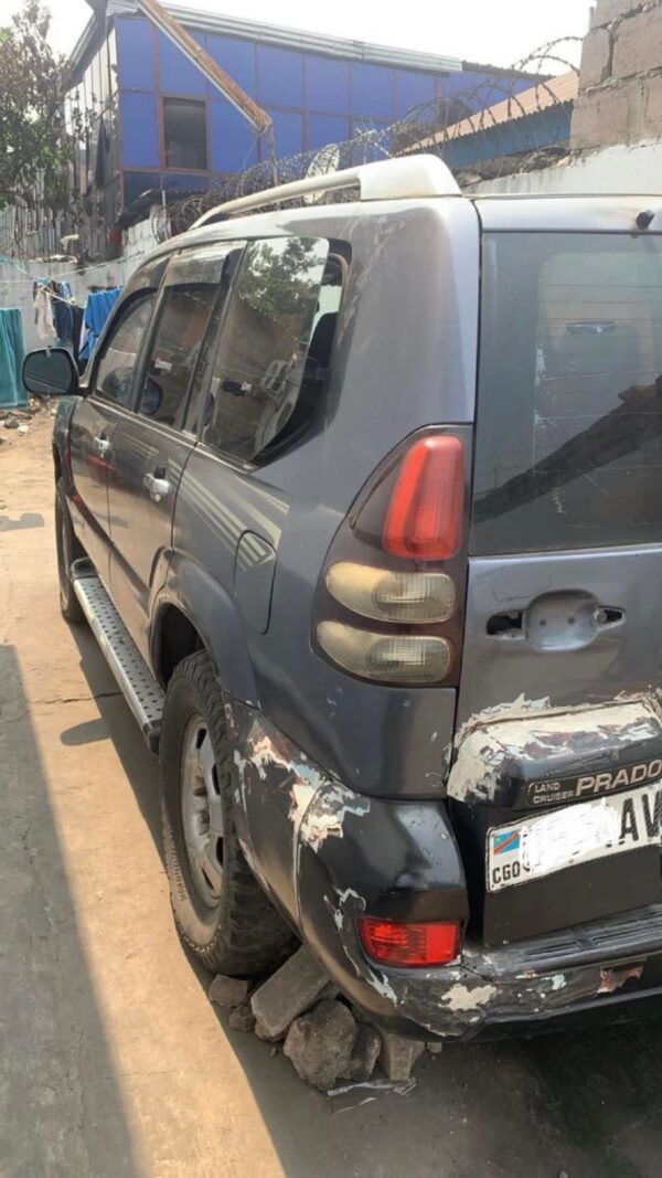 En vente pour pièces détachées 2006 Prado Gx 2006
Prado Gx, diesel, manuelle. Moteur 5L – Image 4
