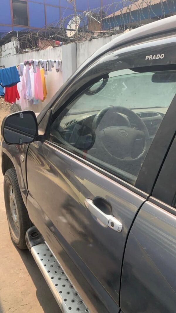 En vente pour pièces détachées 2006 Prado Gx 2006
Prado Gx, diesel, manuelle. Moteur 5L – Image 17