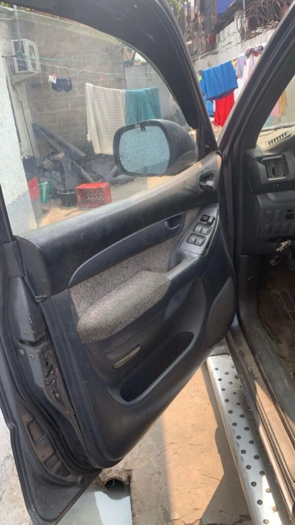 En vente pour pièces détachées 2006 Prado Gx 2006
Prado Gx, diesel, manuelle. Moteur 5L – Image 10