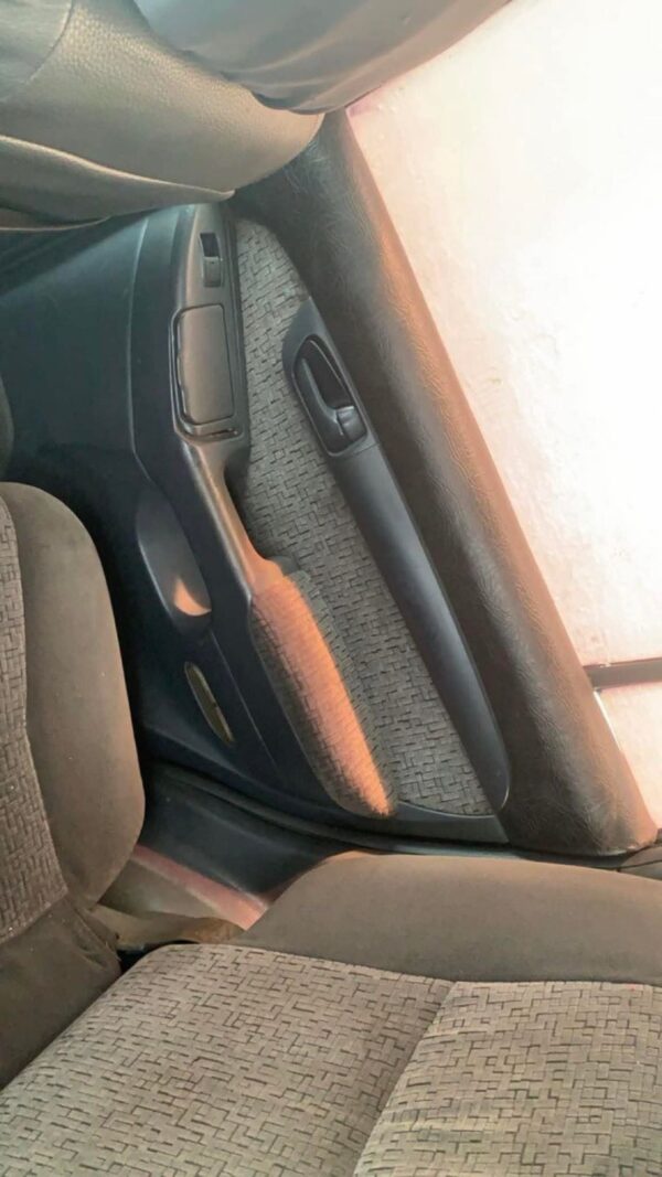 En vente pour pièces détachées 2006 Prado Gx 2006
Prado Gx, diesel, manuelle. Moteur 5L – Image 7