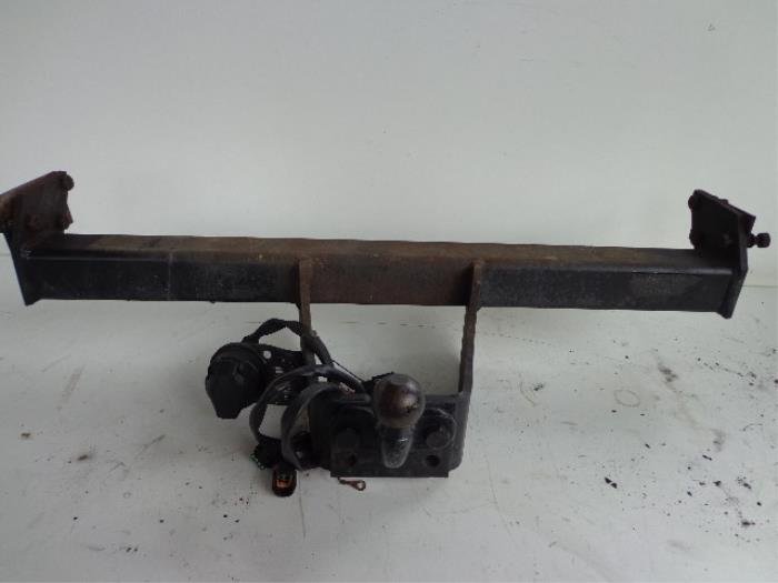 Attache remorque d'un Nissan Terrano (Terrano II 93-)