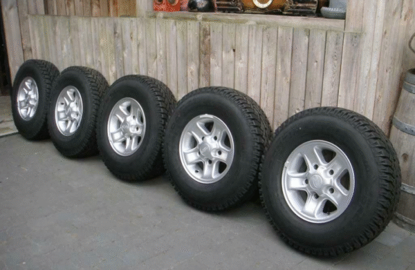 LAND ROVER Defender - Jantes BOOST Original avec pneus NEUF – Image 11