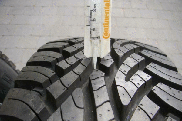 LAND ROVER Defender - Jantes BOOST Original avec pneus NEUF